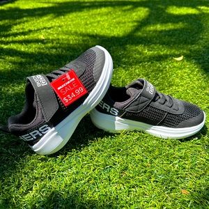 Shoes for kids. Brand new. Sketchers. 10.5